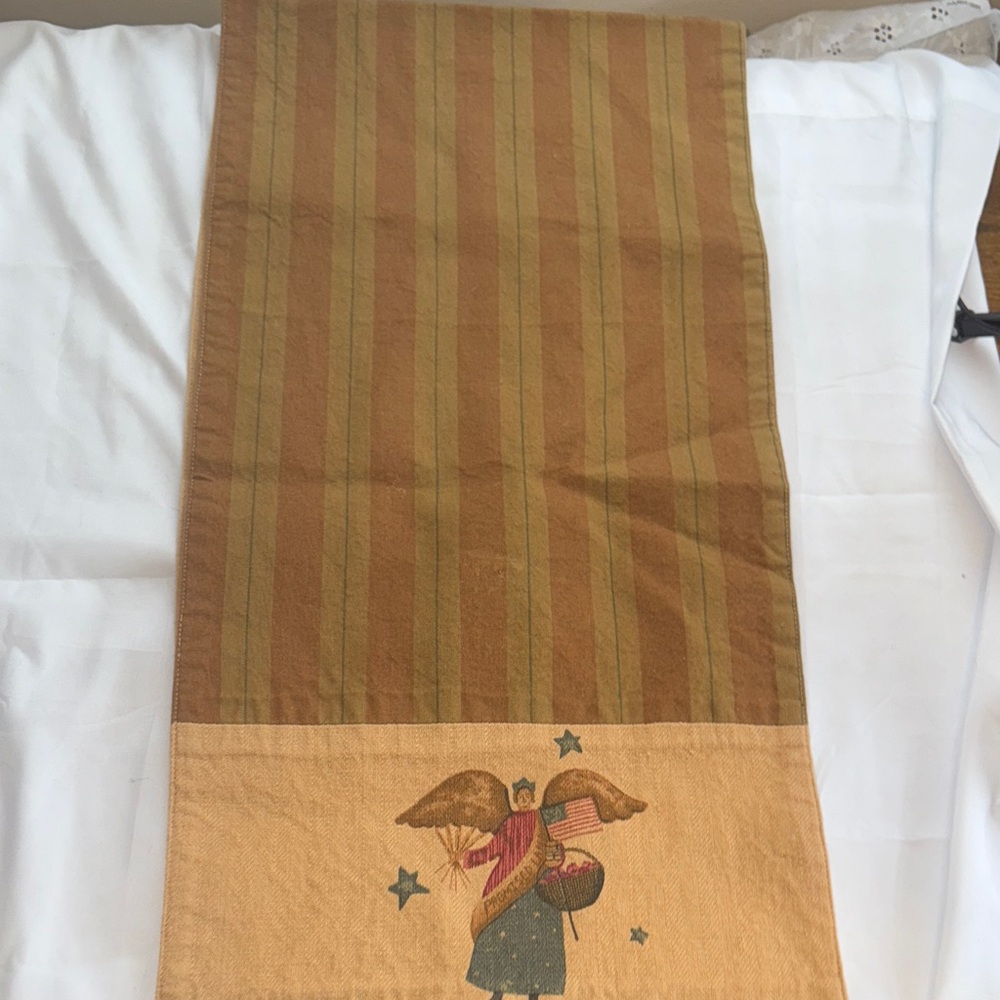 Elegant Angel Design Table Runner